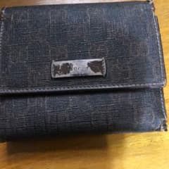 グッチ財布のサムネイル