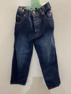 OSHKOSH オシュコシュ　お花刺繍ジーンズ　110のサムネイル