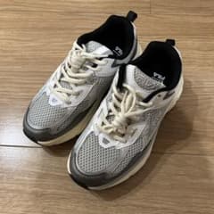FILA ディサイファー24 メッシュ Grey 22.5 美品のサムネイル