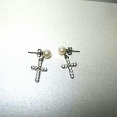 日本製 パール＆クロスピアス SWAROVSKI使用のサムネイル