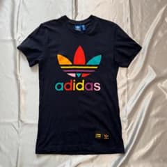 adidas Originals x ファレル・ウィリアムス コラボTシャツのサムネイル