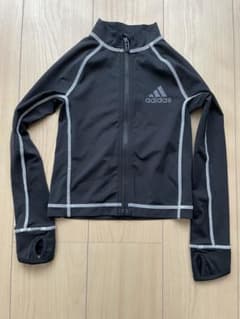 adidas アディダス ラッシュガード　黒　キッズ　中古　120のサムネイル