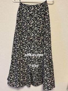 ehka sopo フレアスカート 花柄 ブラックのサムネイル