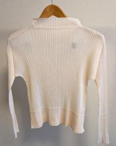 【美品】PLEATS PLEASE 長袖トップスのサムネイル