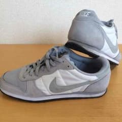 NIKEのサムネイル