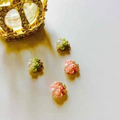 春カラー♪ビジューピアスのサムネイル