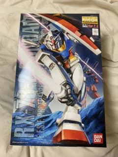 MG 1/100 RX-78-2 ガンダム　ver.2.0のサムネイル