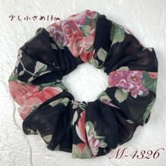 ハンドメイドシュシュM-4326♡花柄ジョーゼット♡ - メルカリ