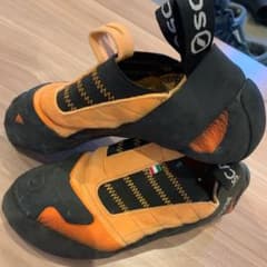 SCARPA スカルパ ボルダリングシューズのサムネイル