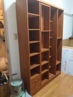 【繍子様専用】ブラウン木製スライド本棚 引き出し付きのサムネイル