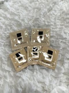 shu uemura ファンデーションサンプル 5パックのサムネイル