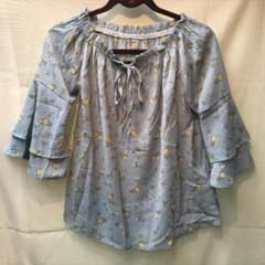 小花柄袖フレアーブラウス 新品 Mサイズ サックスのサムネイル