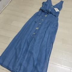 週末限定‼︎ ZARA フロントボタン デニム風ロングワンピースのサムネイル