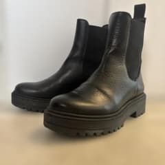 【美品】FAEDA（SHIPS）サイドゴアブーツ黒ブラックレザー本革39 箱付き 美品】FAEDA（SHIPS）サイドゴアブーツ黒ブラックレザー本革39 箱付き