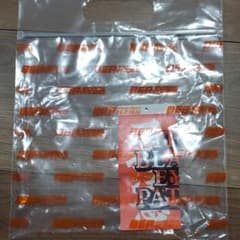 【大人気】取扱注意ロゴステッカー　ショップ袋つきのサムネイル