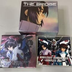 機動戦士ガンダムSEEDのアルバム3つ　ポストカード・クリアファイル付き☆美品☆ 機動戦士ガンダムSEEDのアルバム3つ ポストカード・クリアファイル付き