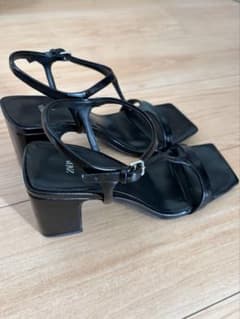 m*o様 ZARA サンダル 23.5cmのサムネイル
