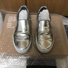 【AQUAさん専用】ZARA スリッポン(シルバー)のサムネイル