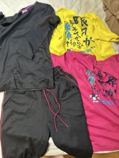 キッズ服 ジャージセット 黒・黄のサムネイル