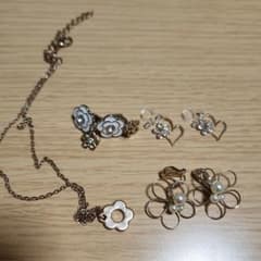 イヤリング　ネックレス　4点セット　まとめ売りのサムネイル