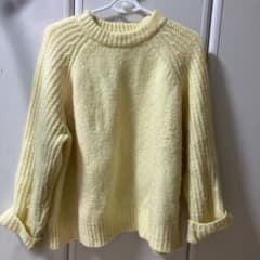 ZARA イエロー クルーネックニットのサムネイル