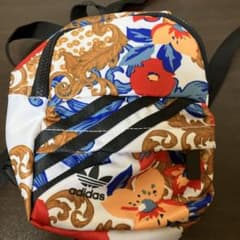 adidas 花柄 ミニリュック バックパックのサムネイル