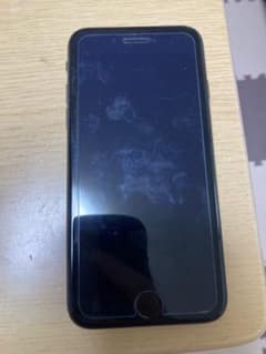 （値下げ）iPhone SE 第2世代 128GBのサムネイル