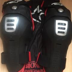 【ジロー様専用】アルパインスターズ BIONICニーガードのサムネイル