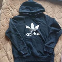 adidasパーカーのサムネイル