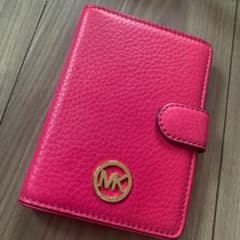 MICHEALKORS パスポートケースのサムネイル