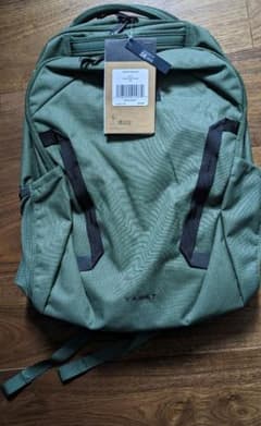 THE NORTH FACE　VAULT　27l　カーキのサムネイル