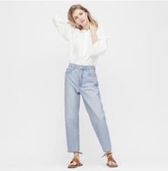 UNIQLOスラウチテーパードアンクルジーンズのサムネイル