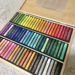 【値下げ交渉可】サクラクレパス 72色 木箱入りのサムネイル