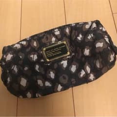 【期間限定値下げ】MARC BY MARCJACOBS ポーチ マークのサムネイル