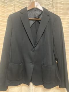 黒ジャケットのサムネイル