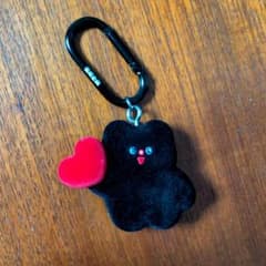 黒いクマ キーホルダー 赤いハート付き　猫原商店のサムネイル