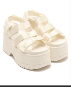 UGG W GOLDENRISE / ゴールデンライズ ホワイト - メルカリ