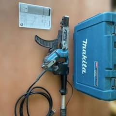 Makita オートパックスクリュードライバ 6842Lのサムネイル