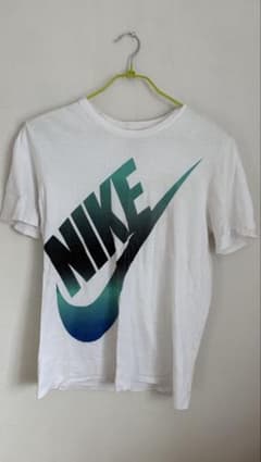 NIKE ホワイト Tシャツ ロゴプリントのサムネイル