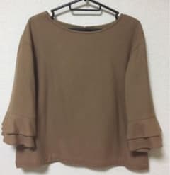 ニームエニーム　袖フリルプルオーバーのサムネイル