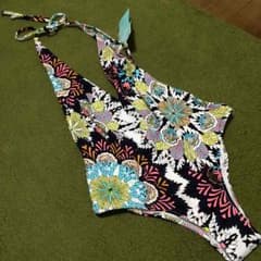 H&M 水着のサムネイル