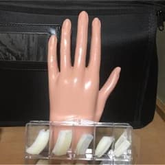 ネイルハンド＆ネイルチップのサムネイル