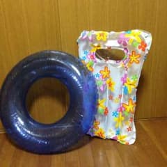 今月中旬処分します♡ 浮き輪とフロートのサムネイル