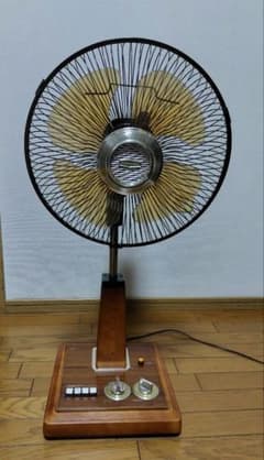 昭和】レトロ扇風機 東芝 TOSHIBA F-241C 木目調 美品 - メルカリ