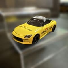 トミカフェアレディZセーフティーカーrZ34のサムネイル