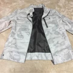 白ジャケットのサムネイル