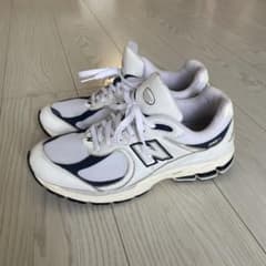 New Balance 2002R ホワイト ネイビー スニーカーのサムネイル