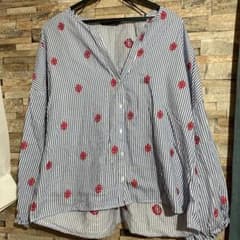 ザラ 刺繍入りブラウスのサムネイル