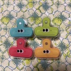 目玉付き クリップ 4個セット カラフル 文房具のサムネイル
