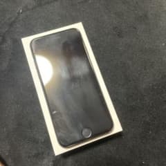 iPhone 7 Jet Black 32 GB SIMフリーのサムネイル